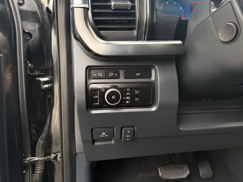 Used 2023 Ford F350 Lariat w/ Lariat Ultimate Package AWD/4WD image 29