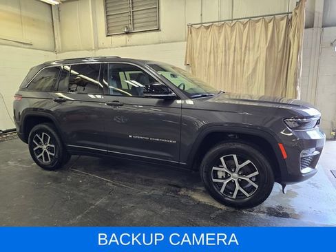 Used 2025 Jeep Grand Cherokee Limited w/ Trailer Tow Package AWD/4WD image 6