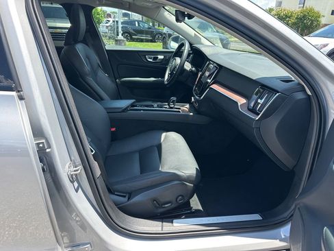 Used 2025 Volvo V60 B5 Cross Country Plus AWD/4WD image 13