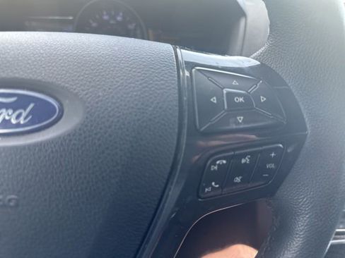 Used 2018 Ford Explorer XLT w/ Equipment Group 201A FWD image 13