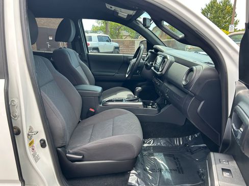 Used 2017 Toyota Tacoma TRD Sport w/ Tow Package (A/T) AWD/4WD image 29