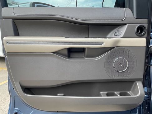 Used 2019 Ford Expedition XLT w/ Equipment Group 202A image 38