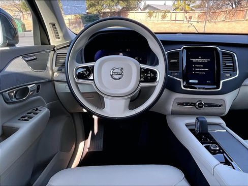 Used 2025 Volvo XC90 B6 Core w/ Climate Package image 8