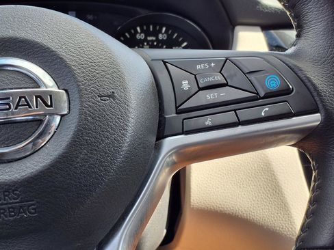 Used 2020 Nissan Rogue Sport SL w/ Premium Package FWD image 17