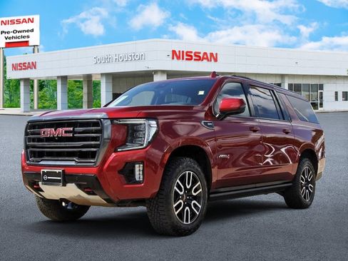 Used 2023 GMC Yukon XL AT4 w/ AT4 Premium Package image 2