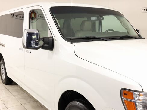 Used 2021 Nissan NV 3500 SL image 40