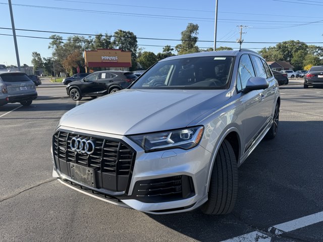 Used 2020 Audi Q7 3.0T Premium Plus w/ Premium Plus Package AWD/4WD image 2