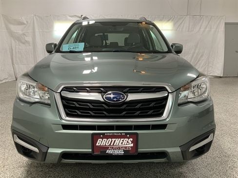Used 2017 Subaru Forester 2.5i Premium w/ All-Weather Package AWD/4WD image 9
