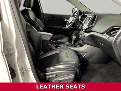 Used 2019 Jeep Cherokee Latitude Plus w/ Comfort/Convenience Group AWD/4WD image 27