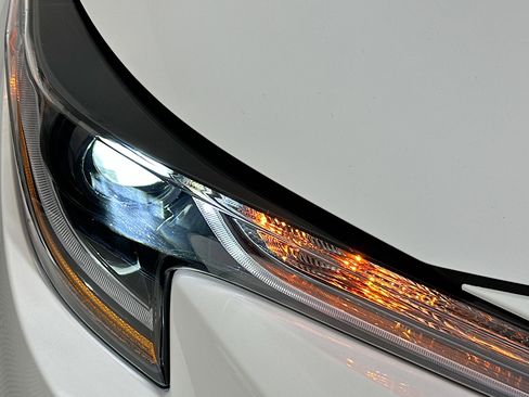 Used 2025 Toyota Corolla LE image 9