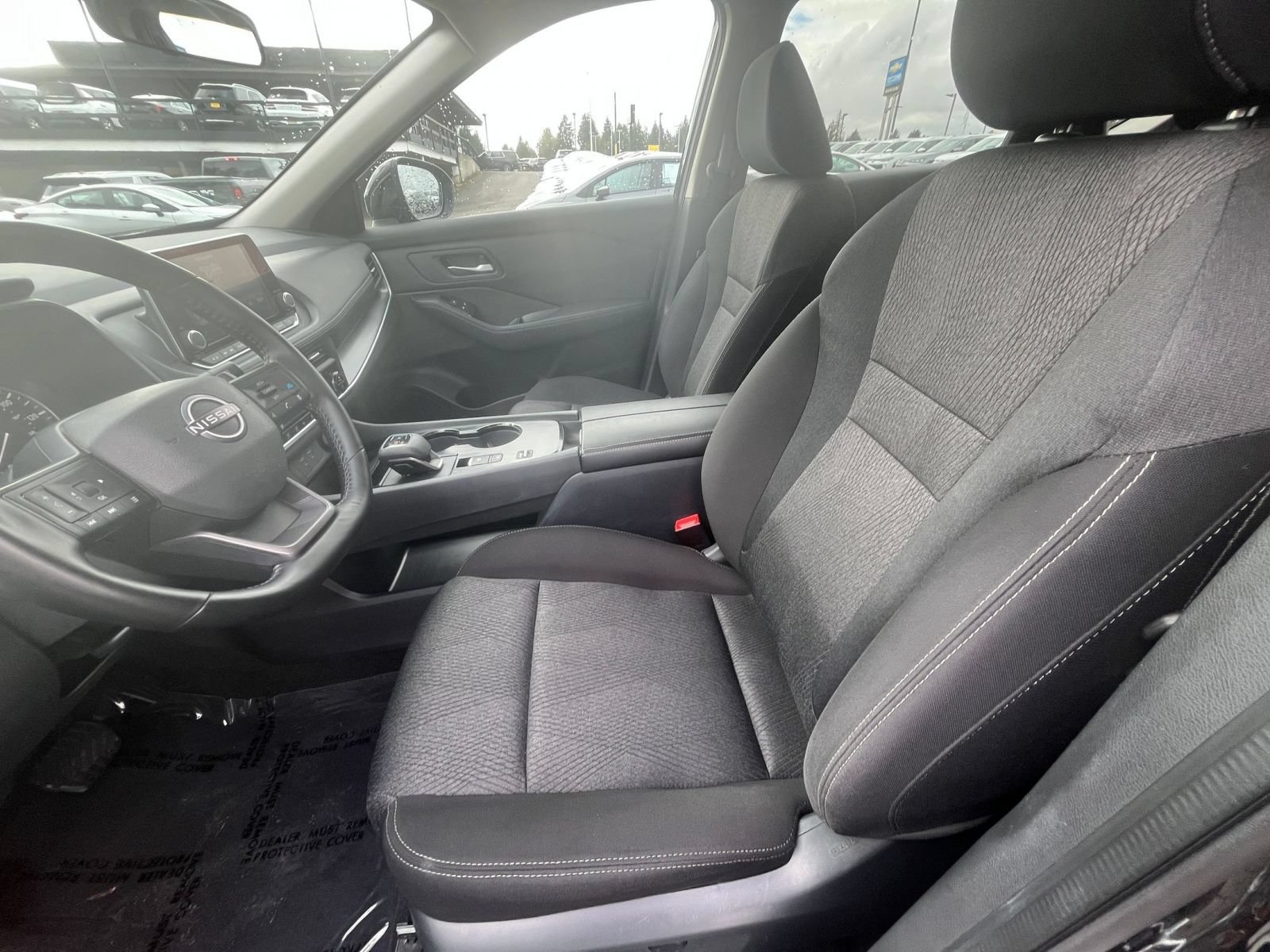 Used 2025 Nissan Rogue SV FWD image 28