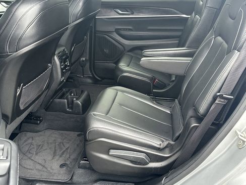 Used 2024 Jeep Grand Cherokee L Limited w/ Black Appearance Package image 22