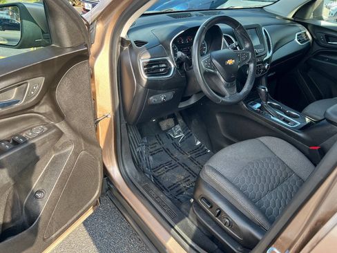 Used 2018 Chevrolet Equinox LT AWD/4WD image 16
