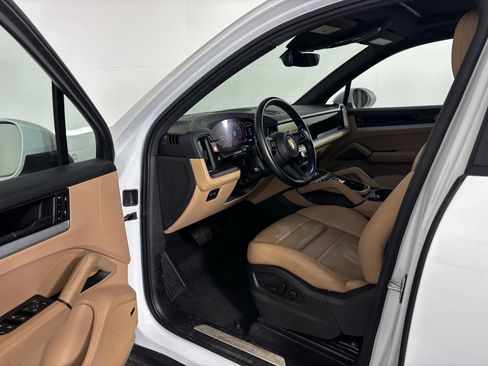 Certified 2024 Porsche Cayenne w/ Premium Package Plus (PFM) image 12