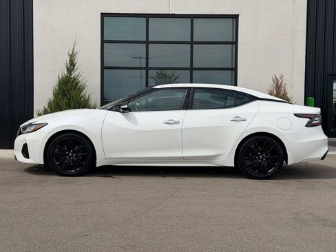 Used 2023 Nissan Maxima SL FWD image 2