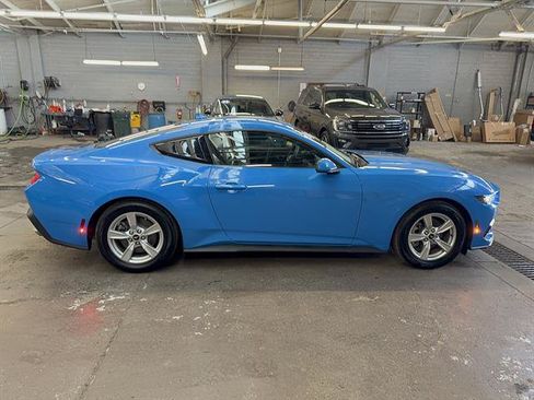 Used 2024 Ford Mustang Coupe RWD image 6
