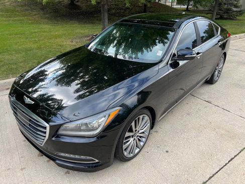 Used 2015 Hyundai Genesis 5.0 image 1
