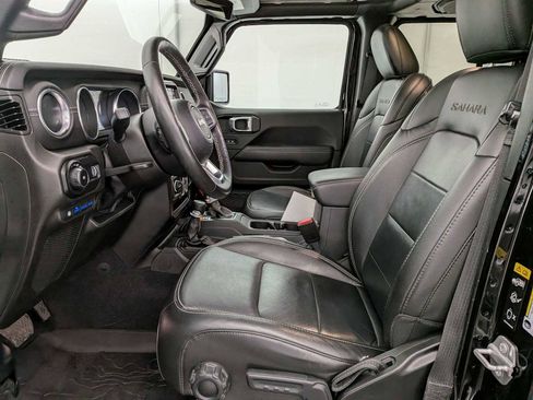 Used 2023 Jeep Wrangler Sahara w/ Cold Weather Group image 17