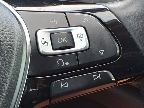 Used 2018 Volkswagen Atlas SEL FWD image 18