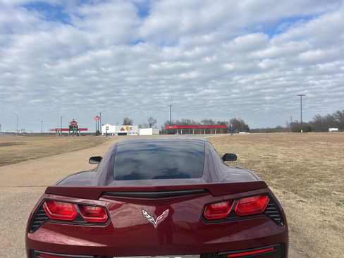Used 2016 Chevrolet Corvette Stingray Coupe w/ 2LT Preferred Equipment Group image 4
