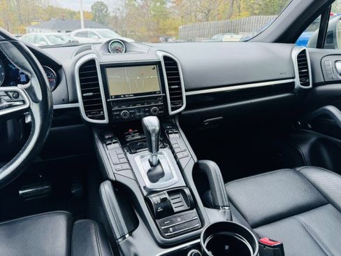 Used 2016 Porsche Cayenne image 11