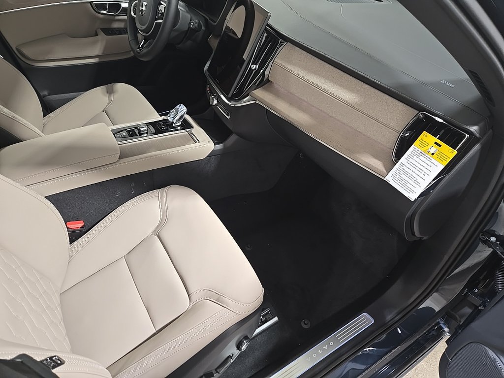Used 2026 Volvo XC90 B6 Plus w/ Protection Package Premier AWD/4WD image 21