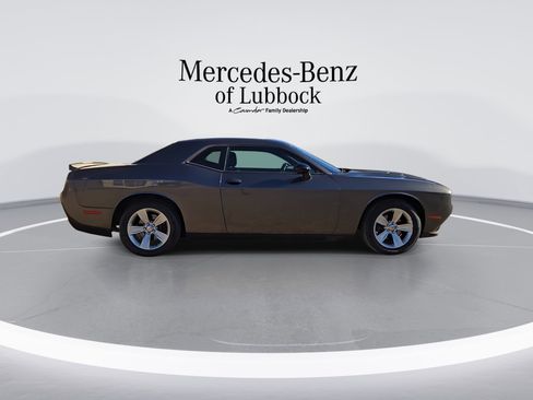 Used 2021 Dodge Challenger SXT image 9