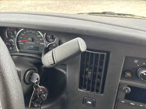 New 2025 Chevrolet Express 2500 1WT w/ Driver Convenience Package image 22