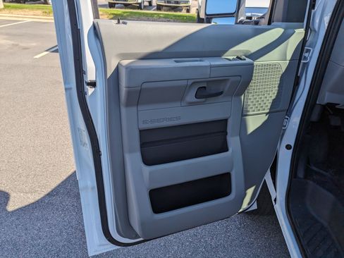 New 2026 Ford E-350 and Econoline 350 Super Duty w/ Power Equipment Group image 14