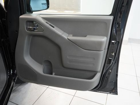 Used 2021 Nissan Frontier SV w/ SV Utility Package AWD/4WD image 14