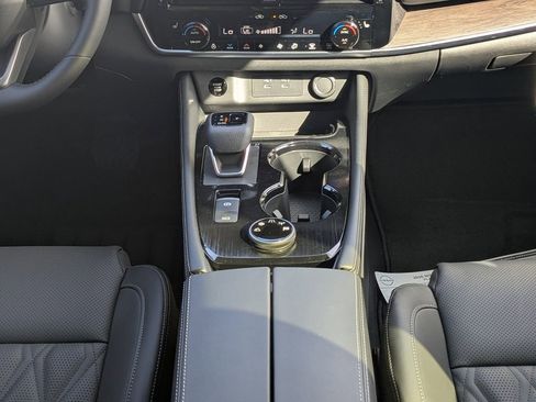 New 2026 Nissan Rogue Platinum w/ Tech Package AWD/4WD image 19