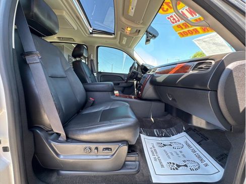 Used 2013 Chevrolet Suburban LTZ RWD image 29