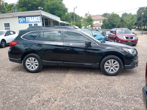Used 2017 Subaru Outback 2.5i Premium AWD/4WD image 8