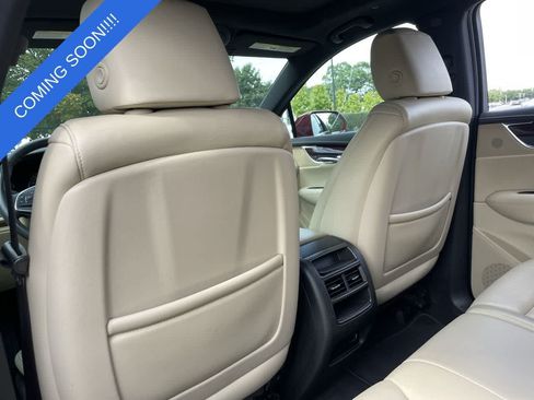 Used 2017 Cadillac XT5 Luxury w/ Driver Awareness Package AWD/4WD image 19