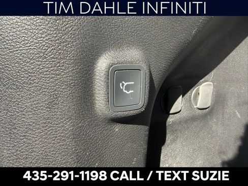 Used 2021 Jeep Cherokee Trailhawk w/ Comfort/Convenience Group image 16