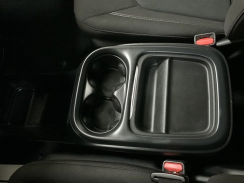 Used 2023 Chrysler Pacifica Touring image 35