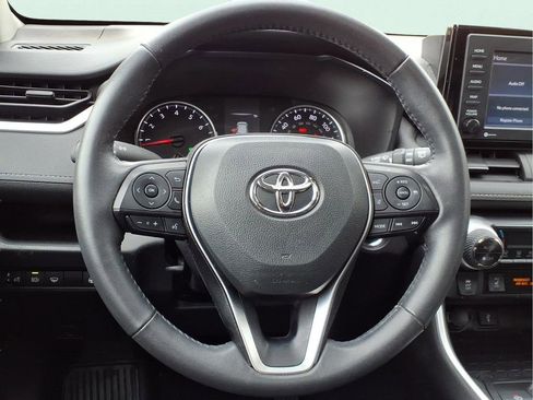 Used 2022 Toyota RAV4 XLE w/ Convenience Package image 24