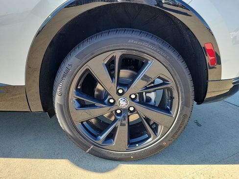 Used 2023 Buick Envision Essence w/ Sport Touring Package image 25