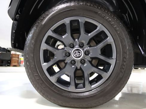 Used 2024 Toyota Tundra Platinum AWD/4WD image 79