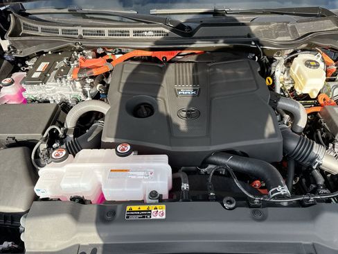 Certified 2025 Toyota Tundra Limited image 18