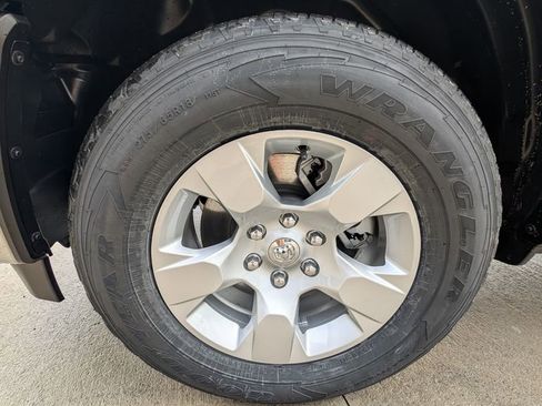 New 2026 RAM 1500 4x4 Crew Cab image 41