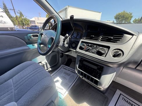 Used 2003 Toyota Sienna CE FWD image 11