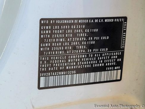 Used 2022 Volkswagen Tiguan SE image 34