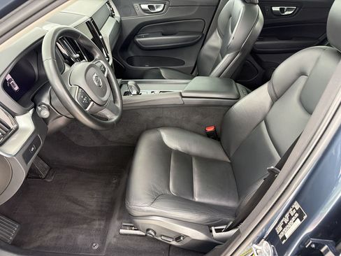 Used 2024 Volvo XC60 B5 Core AWD/4WD image 5