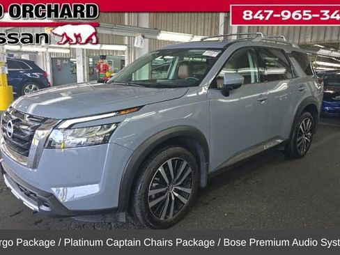 Used 2025 Nissan Pathfinder Platinum image 1