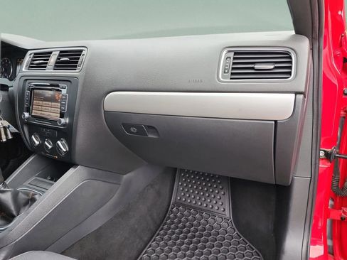 Used 2012 Volkswagen Jetta GLI image 21
