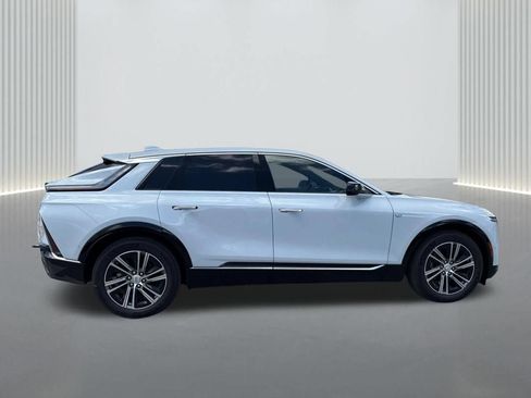 New 2026 Cadillac Lyriq Luxury RWD image 4