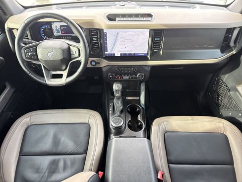 Used 2023 Ford Bronco Wildtrak image 28