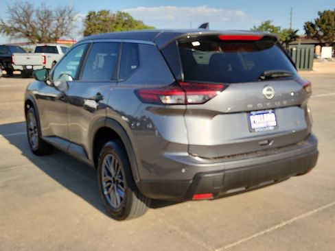 Used 2024 Nissan Rogue S AWD/4WD image 3
