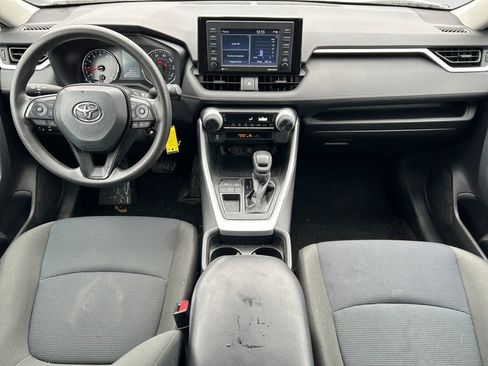 Used 2021 Toyota RAV4 LE FWD image 11